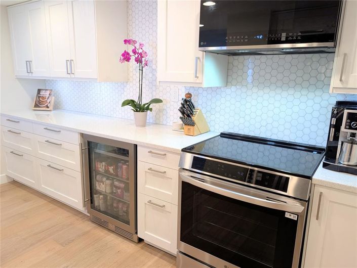 Image No.12-2 Bed Property for sale