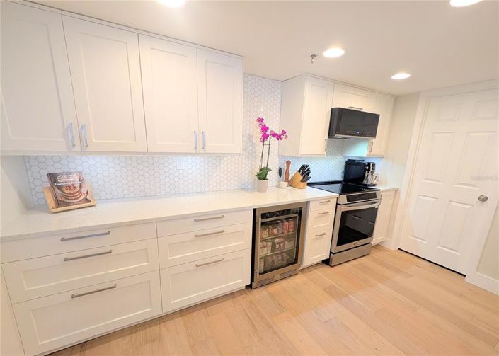 Image No.15-2 Bed Property for sale