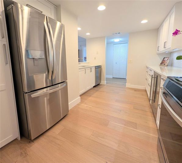 Image No.20-2 Bed Property for sale