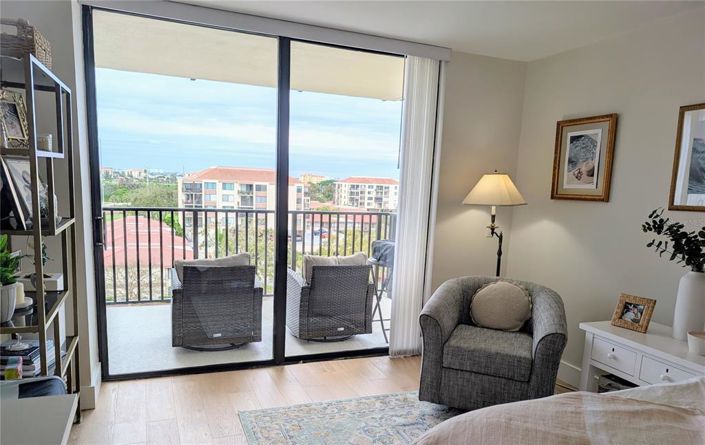 Image No.25-2 Bed Property for sale