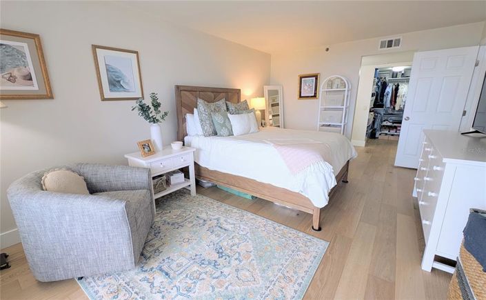 Image No.27-2 Bed Property for sale