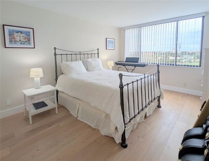 Image No.40-2 Bed Property for sale