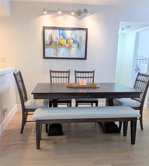 Image No.9-2 Bed Property for sale