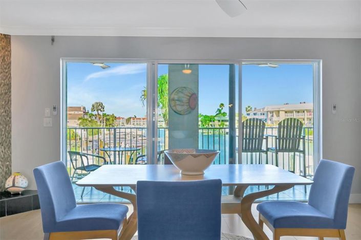 Image No.25-3 Bed Townhouse for sale