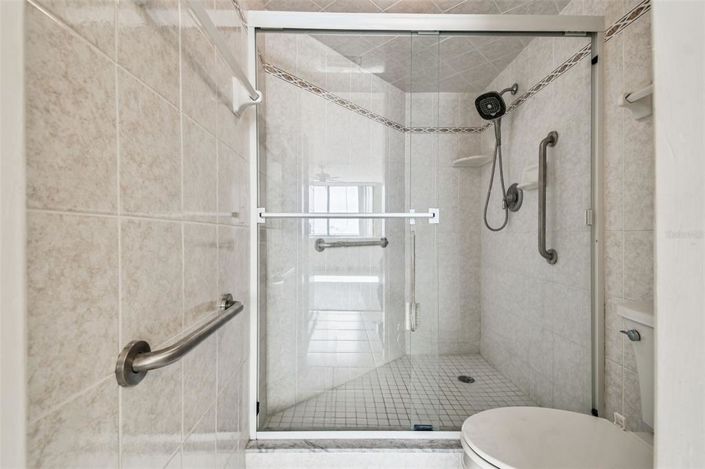 Image No.10-2 Bed Property for sale