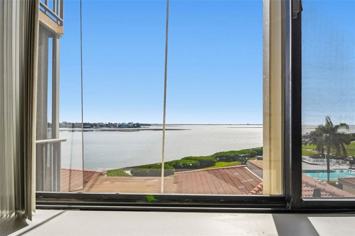 Image No.11-2 Bed Property for sale