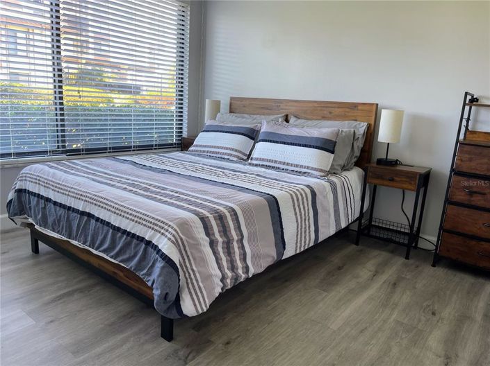 Image No.17-2 Bed Property for sale