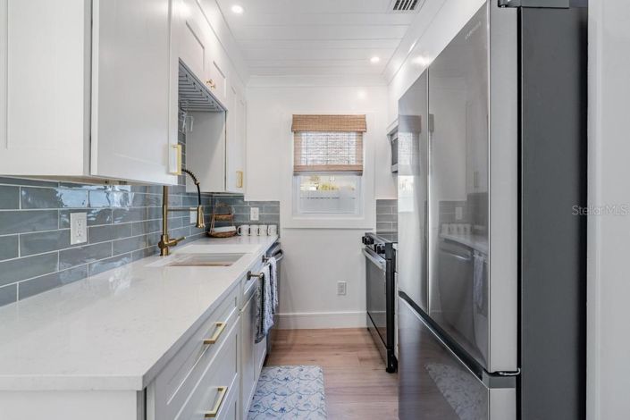 Image No.12-2 Bed Property for sale