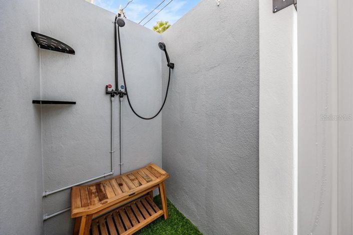 Image No.27-2 Bed Property for sale