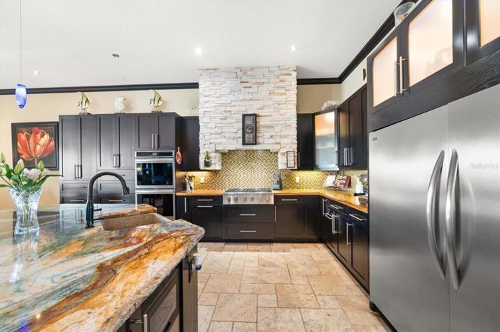 Image No.17-4 Bed Property for sale