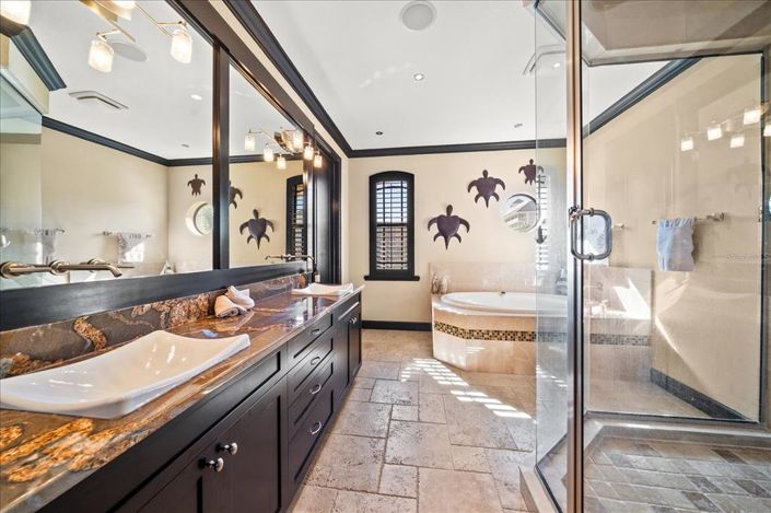 Image No.36-4 Bed Property for sale