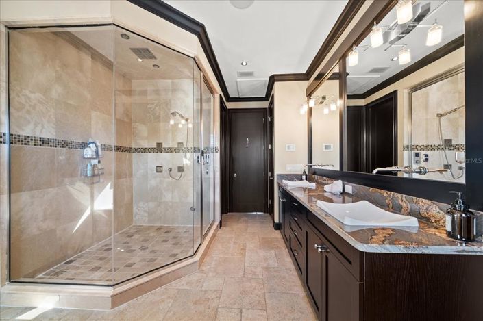 Image No.37-4 Bed Property for sale