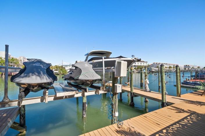 Image No.55-4 Bed Property for sale