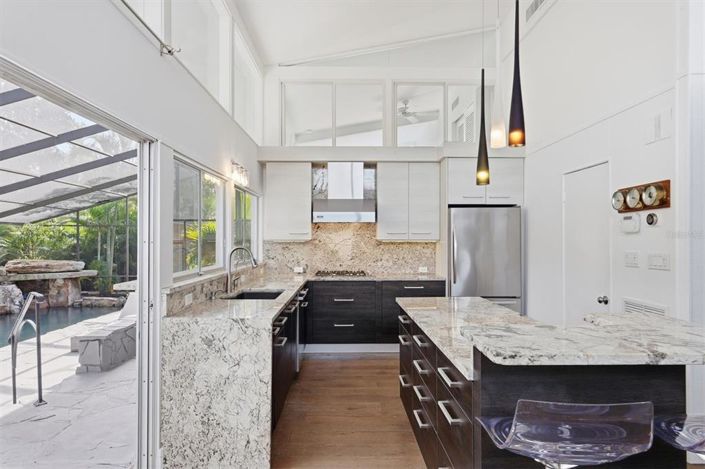 Image No.12-2 Bed Property for sale