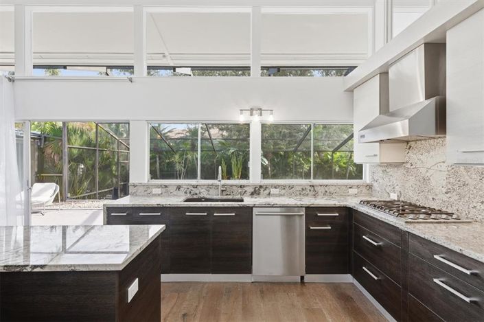 Image No.14-2 Bed Property for sale