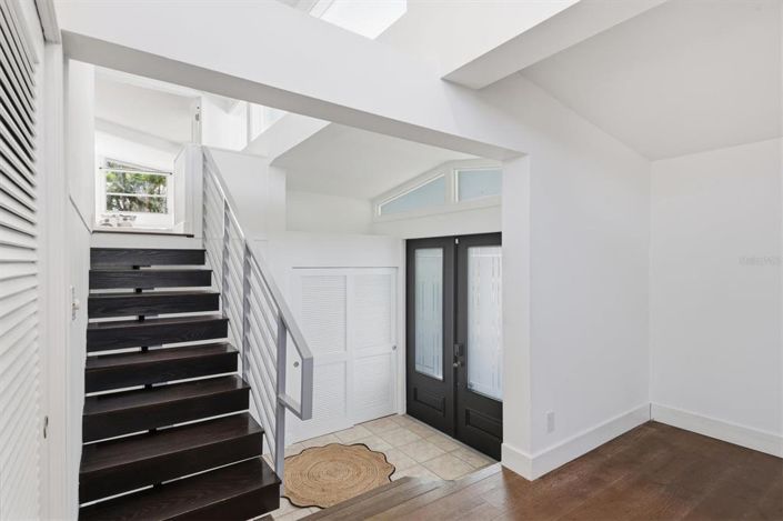 Image No.2-2 Bed Property for sale