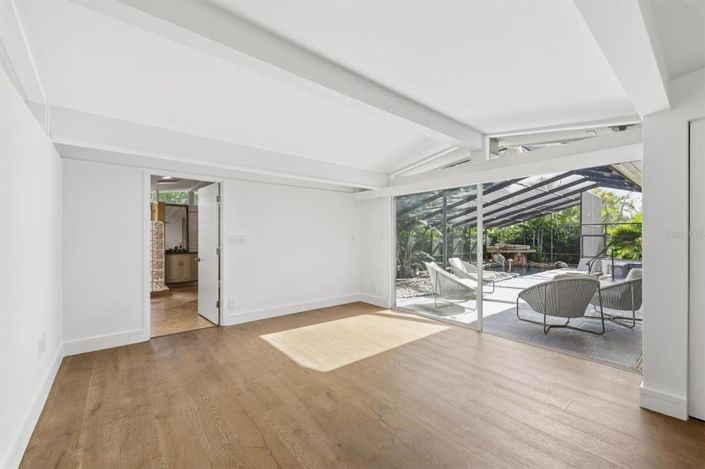 Image No.20-2 Bed Property for sale