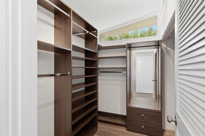 Image No.22-2 Bed Property for sale