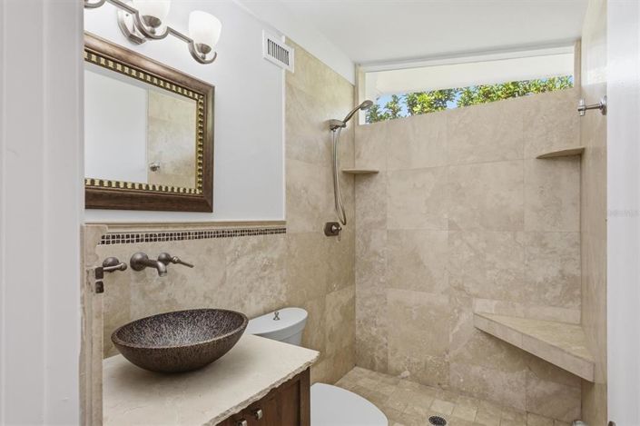 Image No.28-2 Bed Property for sale