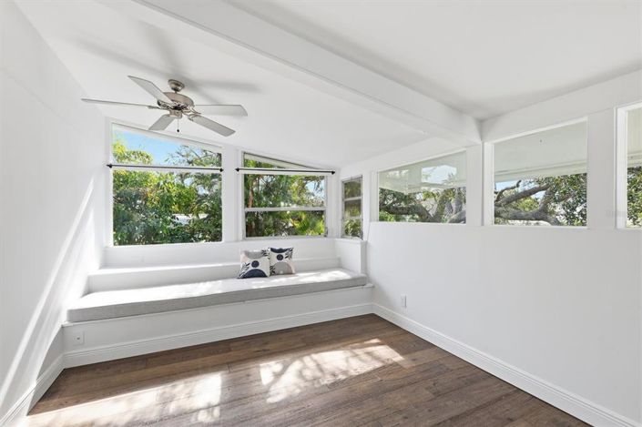 Image No.35-2 Bed Property for sale