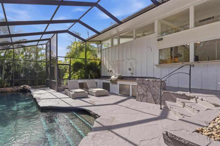 Image No.40-2 Bed Property for sale