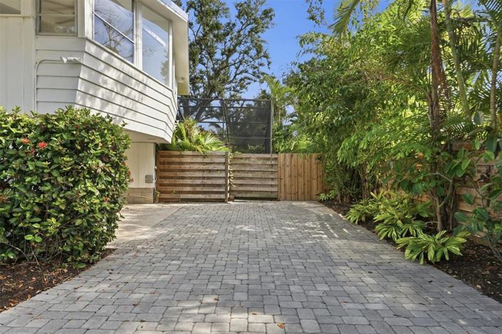 Image No.53-2 Bed Property for sale