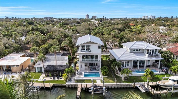 Image No.13-4 Bed Property for sale