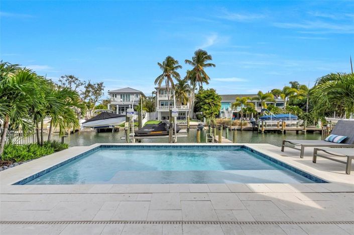 Image No.20-4 Bed Property for sale