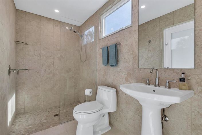 Image No.32-4 Bed Property for sale