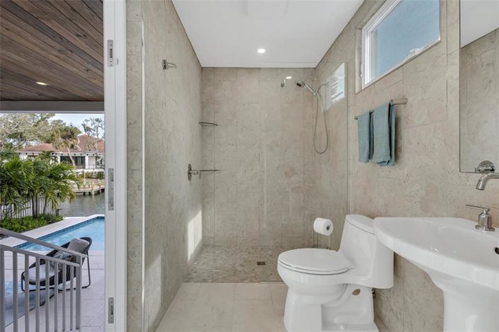 Image No.33-4 Bed Property for sale