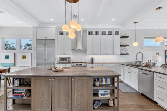 Image No.42-4 Bed Property for sale