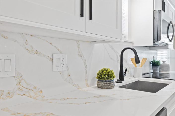 Image No.10-2 Bed Property for sale