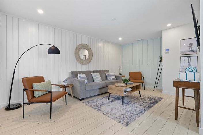 Image No.19-2 Bed Property for sale