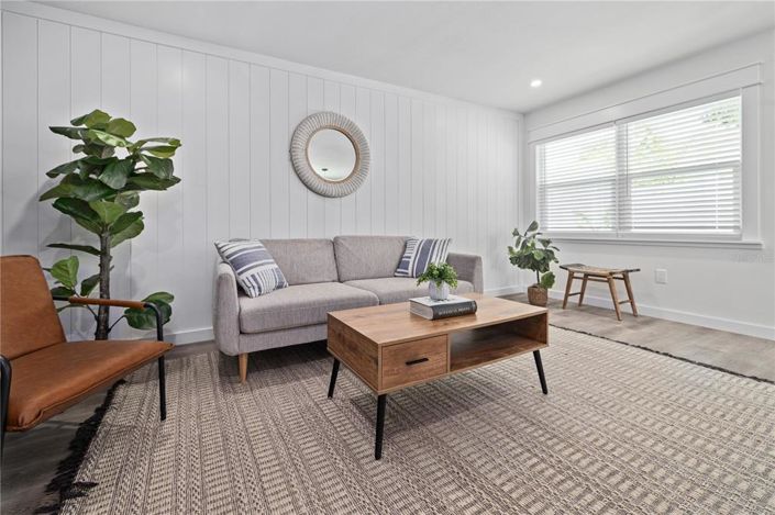 Image No.22-2 Bed Property for sale