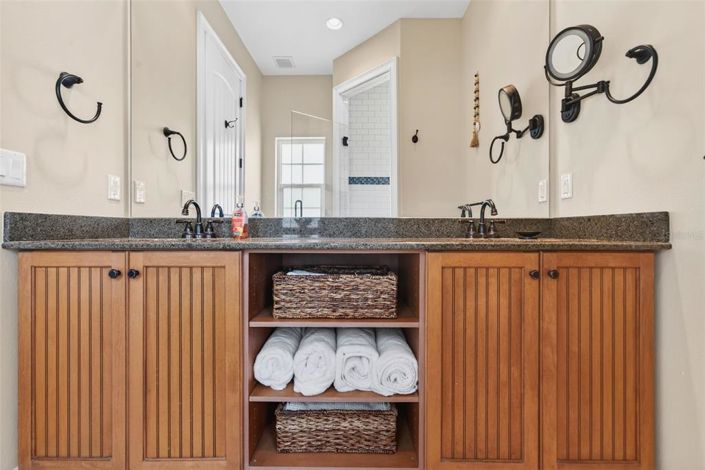 Image No.36-3 Bed Property for sale