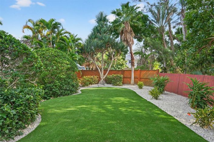 Image No.5-3 Bed Property for sale