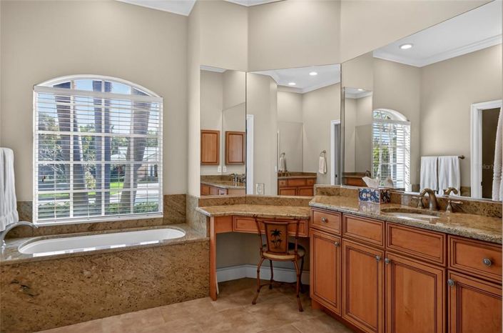 Image No.18-3 Bed Property for sale