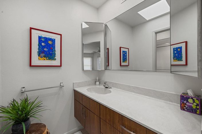 Image No.28-3 Bed Property for sale