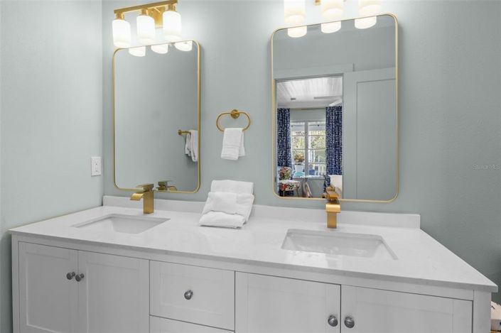 Image No.19-2 Bed Townhouse for sale