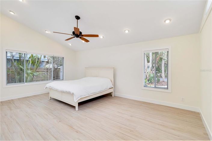 Image No.21-3 Bed Property for sale