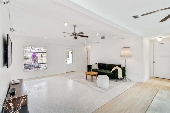 Image No.7-3 Bed Property for sale