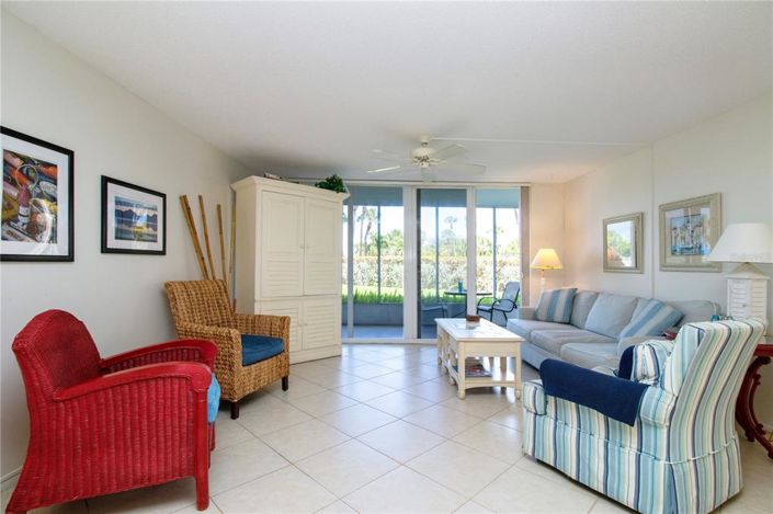 Image No.12-2 Bed Property for sale