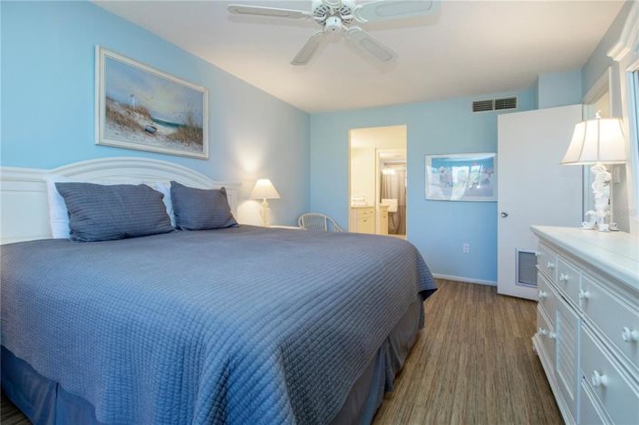 Image No.18-2 Bed Property for sale