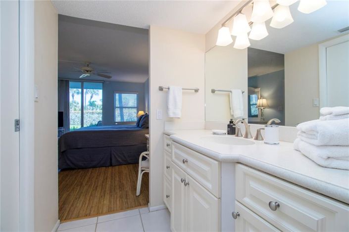 Image No.21-2 Bed Property for sale