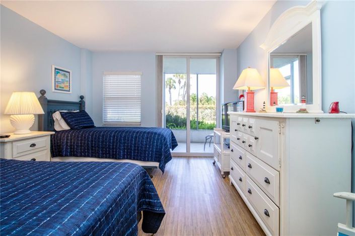 Image No.27-2 Bed Property for sale