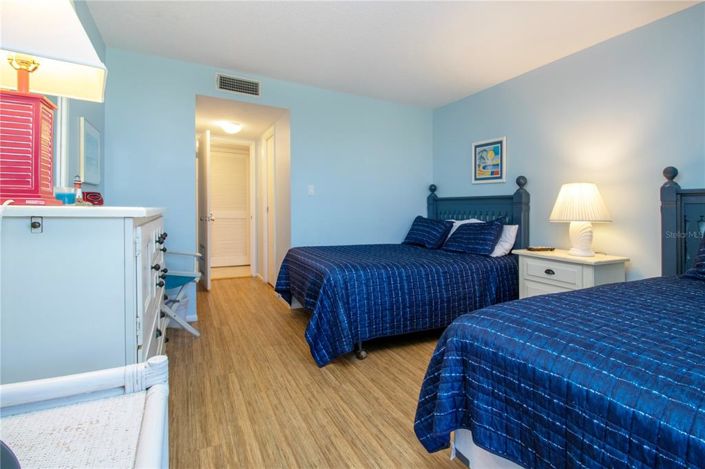 Image No.28-2 Bed Property for sale