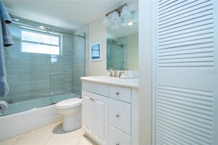 Image No.30-2 Bed Property for sale