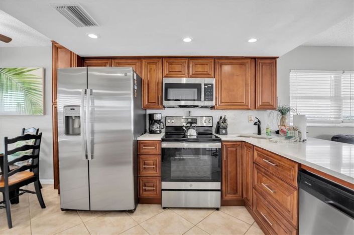 Image No.14-3 Bed Property for sale