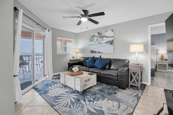 Image No.8-3 Bed Property for sale