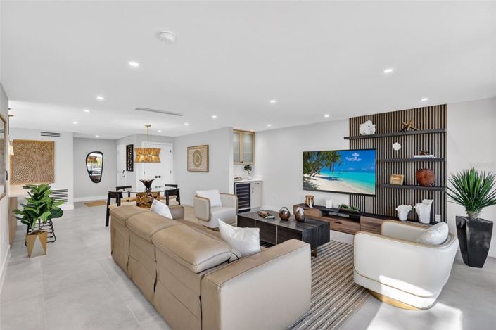 Image No.12-2 Bed Property for sale